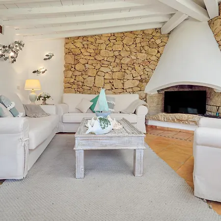 Manuela * פורטו רוטונדו